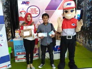 Pengiriman JNE di Kawasan Sentra Batik Tumbuh 20%