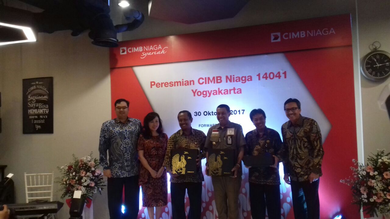 cimb-niaga-meluncurkan-layanan-call-center-14041