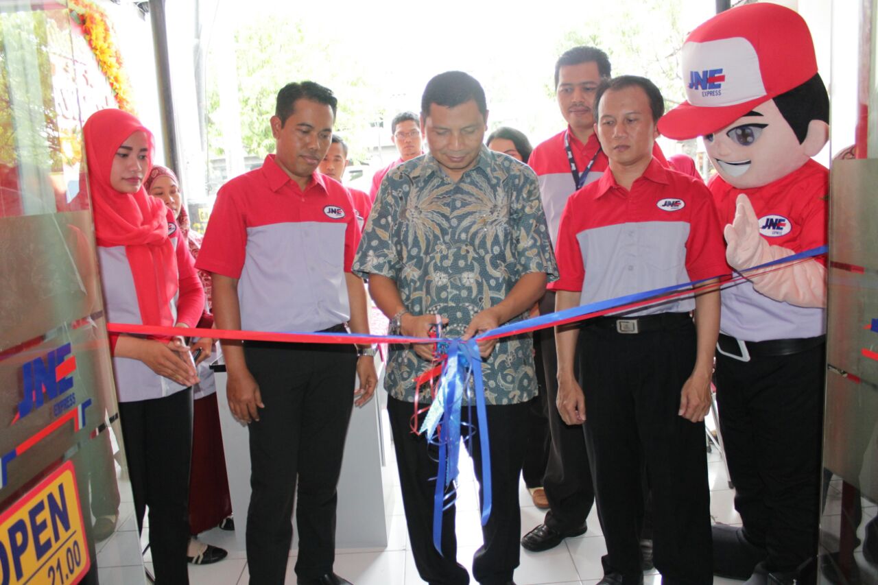 JNE-buka-gerai-layanan-di-ambarukmo