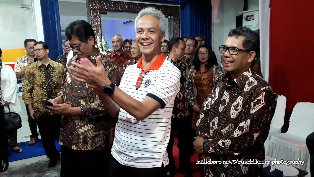 Jajaran Direksi Bank Jateng Bersama Gubernur Jateng Oleh Ruudd Keerr Photography