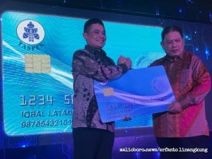 Ambil Dana Pensiun Bisa Lewat Handphone