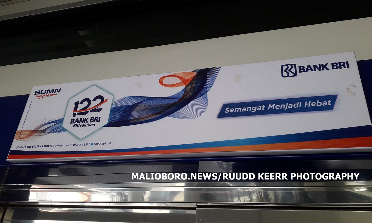 Foto Slogan Bank BRI Oleh Ruudd Keerr Photography