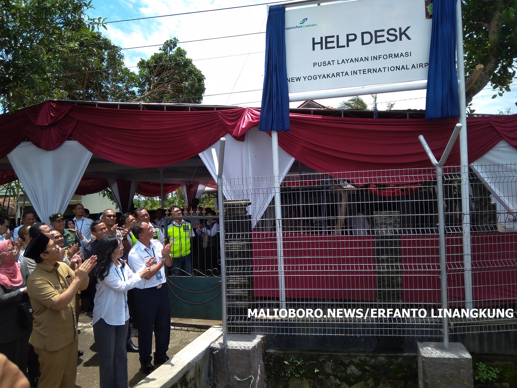 Foto Help Desk NYIA Oleh Erfanto Linangkung