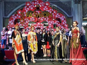 Uniquely Glam Dalam Launching Jogja Fashion Rendezvous 2018