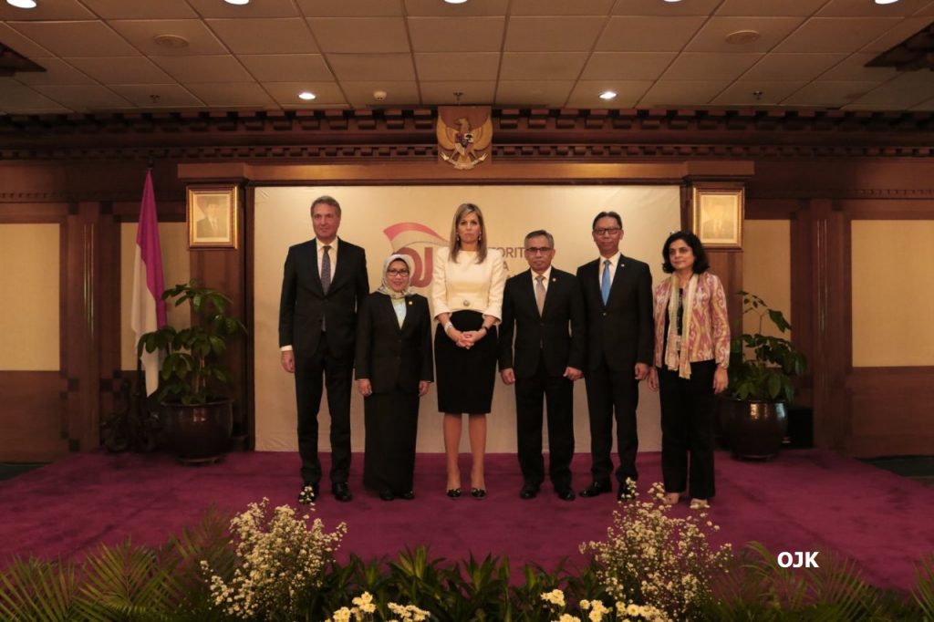Foto OJK Bersama Ratu Maxima