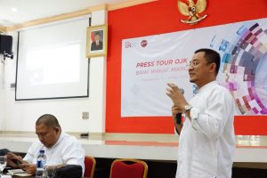 OJK Targetkan Sebanyak-banyaknya Bank Wakaf Mikro