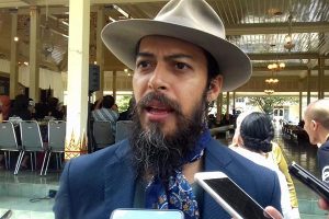 Lama Tak Terdengar, Rupanya Alex Abbad Serius Lestarikan Aksara Jawa
