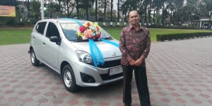 Pensiunan PNS Ini Dapat Hadiah Mobil Dari Tabungan Istimewa Bank Jogja