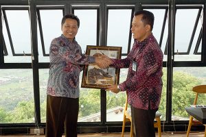 Perpisahan Hangat FK-IJK DIY dengan Kepala OJK DIY