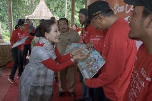 Asuransi Sinar Mas Serahkan Asuransi Mikro dan Celengan Impian bagi 6.705 Pegiat UMKM di Kabupaten Magelang, Jawa Tengah