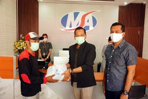 BPR Madani Sejahtera Abadi Bantu Sembako Warga Terdampak Covid-19