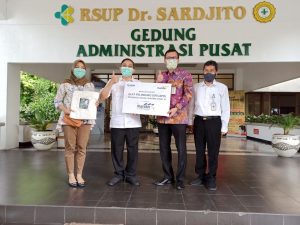 Bank Mandiri Berikan APD ke RSUP Sardjito dan UGM