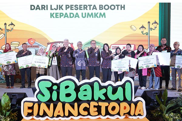 MALIOBORONEWS.ID, Yogyakarta - Dalam rangka memperingati Bulan Inklusi Keuangan, SiBakul Financetopia menggelar acara bertajuk “Akses Keuangan Merata, UMKM Sejahtera” di Royal Ambarrukmo Yogyakarta, Rabu (23/10/24). Acara ini bertujuan untuk meningkatkan kesadaran dan akses terhadap layanan keuangan bagi Usaha Mikro, Kecil, dan Menengah (UMKM) di Indonesia.