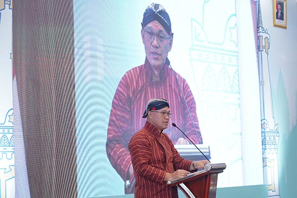 Kepala OJK DIY, Eko Yunianto memberikan sambutan pada Rakorda TPAKD DIY 2024