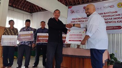 Alumni 80A FEB UPN Veteran Yogyakarta dan Bursa Efek Indonesia Pasang Instalasi Listrik dan Sumur Bor di Gunung Kidul