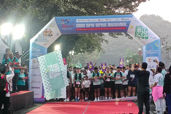 BPR Run 2025 Dilepas oleh Ketua DPP Perbarindo, Tedy Alamsyah. Diikuti oleh lebih dari 2.000 peserta.