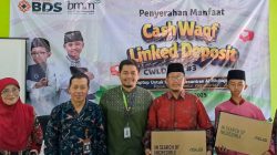 BPRS BDS Salurkan Laptop untuk Ponpes Lewat Wakaf Uang Produktif