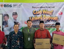 BPRS BDS Salurkan Laptop untuk Ponpes Lewat Wakaf Uang Produktif